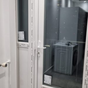 Donkere schuifpui met glas bij een woning door Select Kozijnen