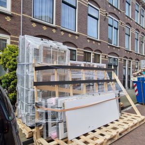 Kozijnen verpakt voor montage of levering door Select Kozijnen